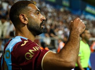 مغنية تركية تهدي أغنية لمحمد صلاح بعد تألقه مع ناديه.. وهذه كلماتها