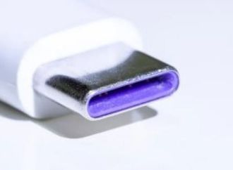 لماذا تكون بعض منافذ USB باللون البنفسجى؟ ولماذا لا تُباع فى الولايات المتحدة؟