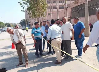 هبوط أرضي بشارع كريستال عصفور في شبرا الخيمة.. والصرف الصحي يكشف السبب