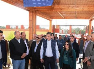 وزراء التخطيط والزراعة ومحافظ أسوان يزورون مدرسة الشهامة الثانوية المشتركة بمشروع وادي الصعايدة