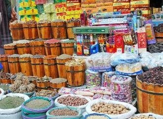 تراجع أسعار المكرونة والبقوليات.. وكرتونة البيض تتخطى الـ 100 جنيه في الأسواق اليوم