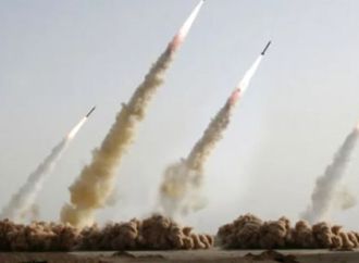 ردًا على قصف أمريكا.. إيران تشن هجمات صاروخية على الإمارات وقطر والبحرين