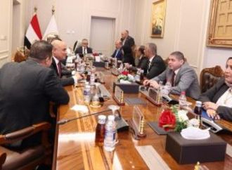 وزير العدل يلتقى أعضاء مجلسى النواب والشيوخ لتعزيز التعاون 