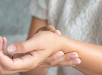 عادات يومية تحمى مفاصلك من الالتهاب مع التقدم فى العمر