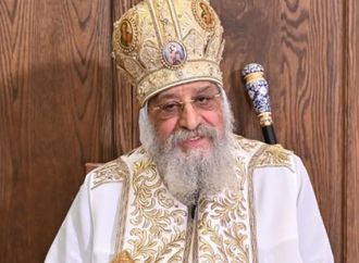 نائب رئيس الوزراء يهنئ قداسة البابا تواضروس بمناسبة الاحتفال بعيد القيامة المجيد