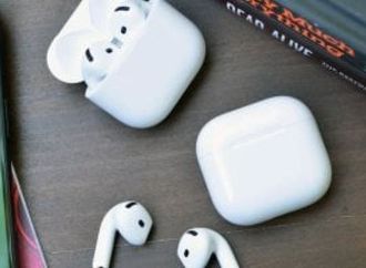 كيف تستخدم AirPods للتحكم فى كاميرا الآيفون.. خطوات