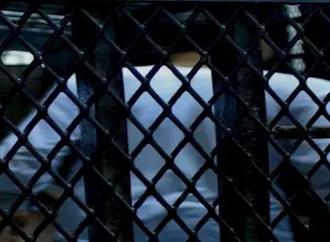 معاتبة على "معاكسة فتاة" تنتهي بطعن "طالب" وحكم رادع في الوراق