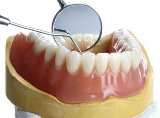 علاج طبيعي يحسن صحة الفم واللثة
