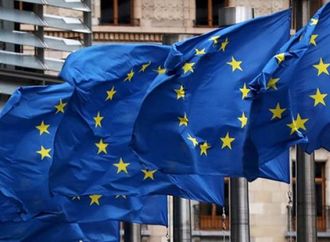 بسبب جرينلاند .. أوروبا تلوّح بعقوبات على شركات أمريكية