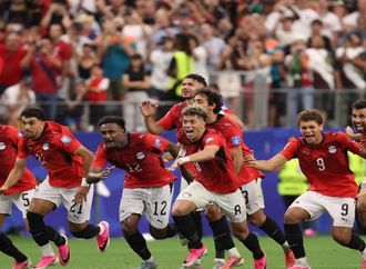 رجل أعمال إماراتي يقدم هدايا ثمينة للاعبي منتخب مصر بعد إنجاز المونديال  ‏