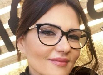 مقتل مذيعة لبنانية بغارة إسرائيلية.. وانتشال جثمانها من تحت الركام