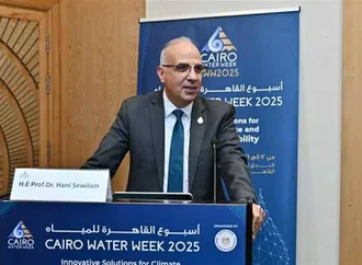 وزير الري: تطهير نهر النيل أمام مآخذ محطات الرفع العائمة المغذية للترع بأسوان