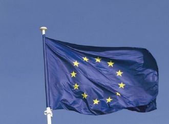 الاتحاد الأوروبي يفرض عقوبات على مدير متحف إرميتاج ومغني الراب تيماتي