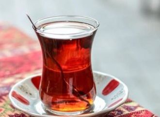 الصبح ولا الظهر ولا بليل.. اعرف أفضل وقت لشرب الشاى لصحتك