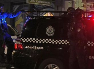 أستراليا: توجيه 109 تهم جنائية لـ طفلة في الثالثة عشرة دهست رجلا وبحثت عن "أماكن سكن اليهود"
