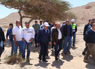 وزيرا النقل والكهرباء يتفقدان جبل الجلالة لبدء تنفيذ مشروعات توليد الكهرباء من طاقة الرياح