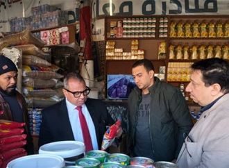 السكرتير العام المساعد لمحافظة سوهاج ورئيس مدينة طهطا في جولة تفقدية لمتابعة الأسواق