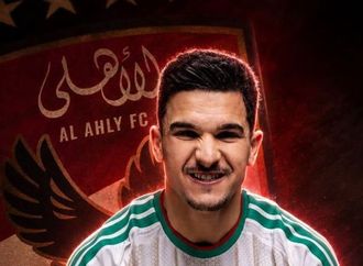 تفاصيل مفاوضات الأهلي للتعاقد مع منصف بقرار وطلبات دينامو زغرب لبيعه (خاص)
