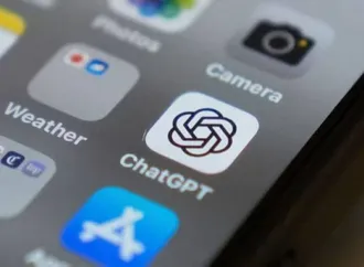 «حدد موقعه وهدده بإرسال أشخاص».. روبوت دردشة يثير رعب مهندس صوت أمريكي