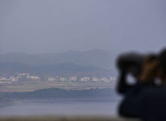 الكوريتان.. تصاعد التوتر بقضية "الطائرات المسيرة".. دعوات للتحقيق بالجنوب وتحذير من العواقب بالشمال