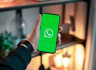 «واتساب» يودع المجانية المطلقة ويطلق اشتراكاً شهرياً بمزايا جديدة