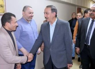 محافظ سوهاج يتفقد إدارات الديوان العام ويوجه بتحسين الخدمات 