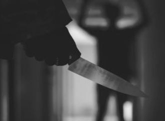 70 غرزة بالوجه.. شاب يعتدى على فتاة بسلاح أبيض لرفضها الارتباط به فى شبرا