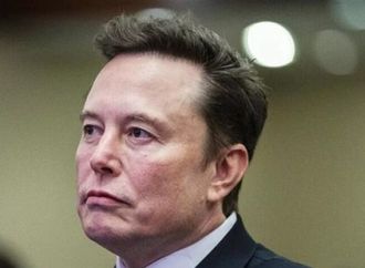 ماسك: بريطانيا باتت جزيرة سجن ودولة فاشية