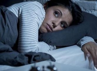 قلة النوم قد تزيد خطر الإصابة بالأمراض المزمنة.. وهذه طرق الوقاية