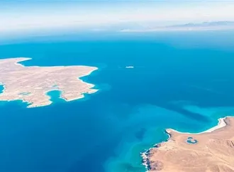 إيران تعلن «اتفاقاً وشيكاً» مع عُمان بشأن «هرمز»