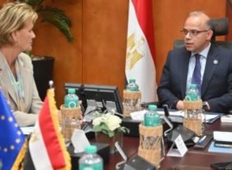 وزير الاستثمار والتجارة الخارجية يناقش مع سفيرة الاتحاد الأوروبي آفاق تطوير الشراكة الاقتصادية التجارية
