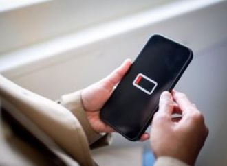 حرارة قاتلة.. كيف تحمى بطارية هاتفك من التلف فى الطقس الحار؟