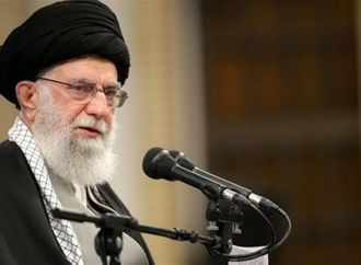 عاجل.. خامنئي ينشر "رسالة غامضة" للشعب الإيراني