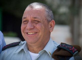 رئيس الأركان الإسرائيلي السابق غادي أيزنكوت يسعى لإزاحة نتنياهو 