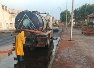 أمطار تضرب مدينة القصير جنوب البحر الأحمر وسط انتشار سيارات شفط المياه.. صور