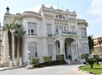 تجارة عين شمس تناقش رسالة دكتوراه حول "حوكمة الخدمات الصحية للطوارئ"