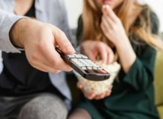 الإفراط فى مشاهدة التليفزيون يصغر الدماغ.. دراسة توضح