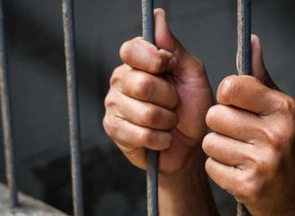 خلاف على الميراث.. ضبط متهم بإحراق سيارة نقل نجل عمته في المنيا