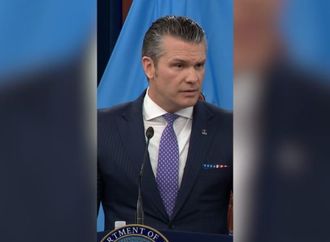 ترامب: محور الاتفاق مع إيران هو الملف النووي.. ومضيق هرمز سيُعاد فتحه "تلقائياً"