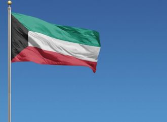 الدفاعات الجوية الكويتية تتصدى لهجمات صاروخية ومسيرات
