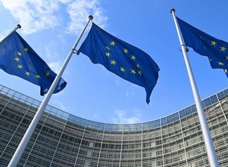مركز ECDC: أوروبا قد تواجه 80 ألف إصابة بالإيدز و9 آلاف وفاة بالسل خلال 3 سنوات