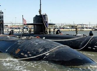 البحرية الأمريكية تسحب غواصة نووية من الخدمة بعد إنفاق 800 مليون دولار على إصلاحات لم تكتمل