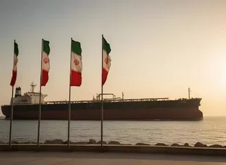 بيانات: تحسن طفيف في حركة الشحن عبر مضيق هرمز