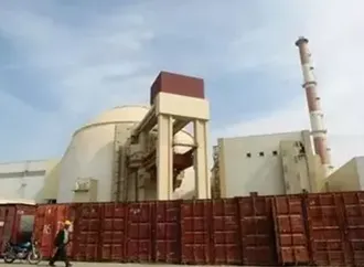 بوشهر تهتز بانفجارات.. وأوروبا تحذر شركات الطيران