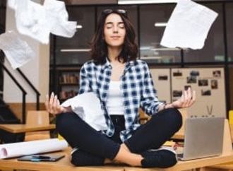أول الأسبوع بدأ.. 5 طرق لاستعادة نشاطك عند الشعور بإرهاق العمل