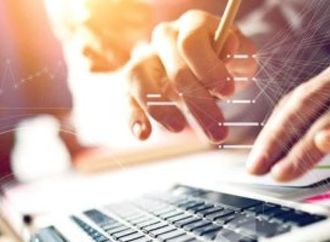 بعد العقوبات الأمريكية.. صناديق استثمار جديدة لتجنب التكنولوجيا الصينية