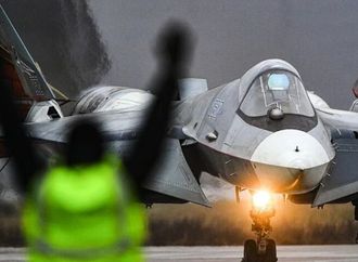 مقاتلة "سوخوي - 57" تظهر في مصر بأسلحة جديدة لأول مرة