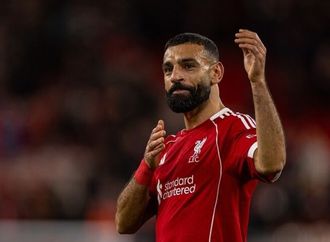 رغم كل شيء.. صلاح يفوز بجائزة جديدة مع ليفربول (فيديو)