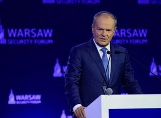 بولندا.. توسك يبرر التحركات الأمنية أمام المحكمة الدستورية والمعارضة تتهمه بالاستيلاء عليها