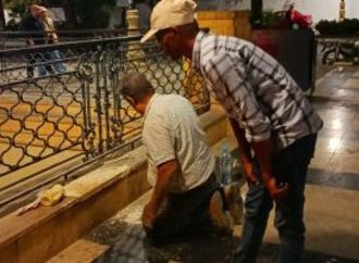 رئيس مدينة الأقصر يتابع أعمال رفع كفاءة وترميمات الأرصفة قبل العيد.. صور